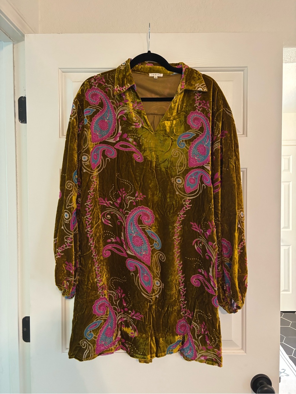 JODIFL Olive Velvet Paisley Tunic with Pink & Blue Accents